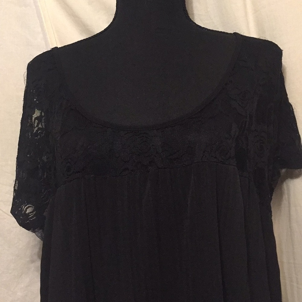 Blouse - Picture 2 of 8